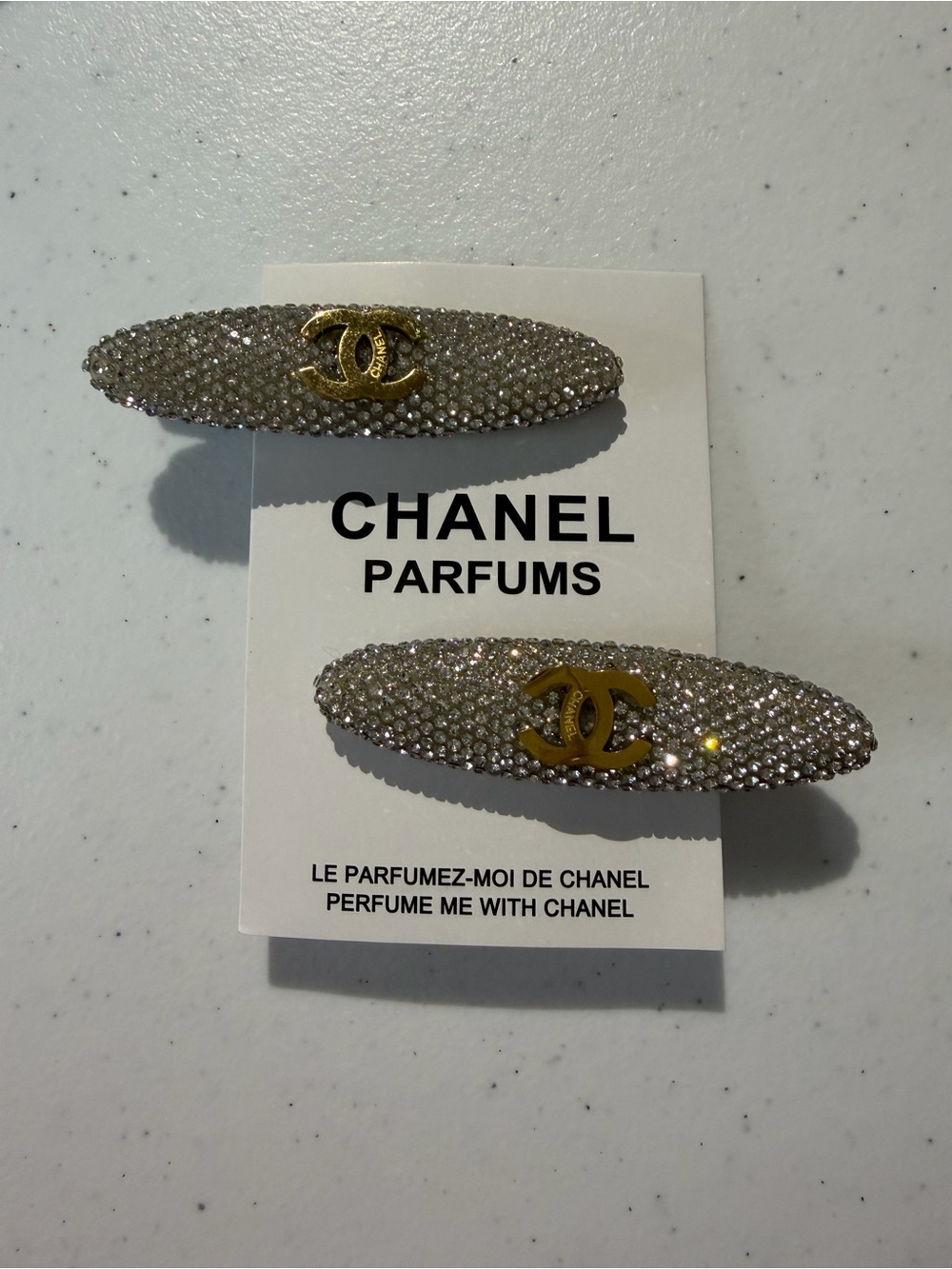 Chanel Gift with Purchase hair clips - Picture 2 of 5